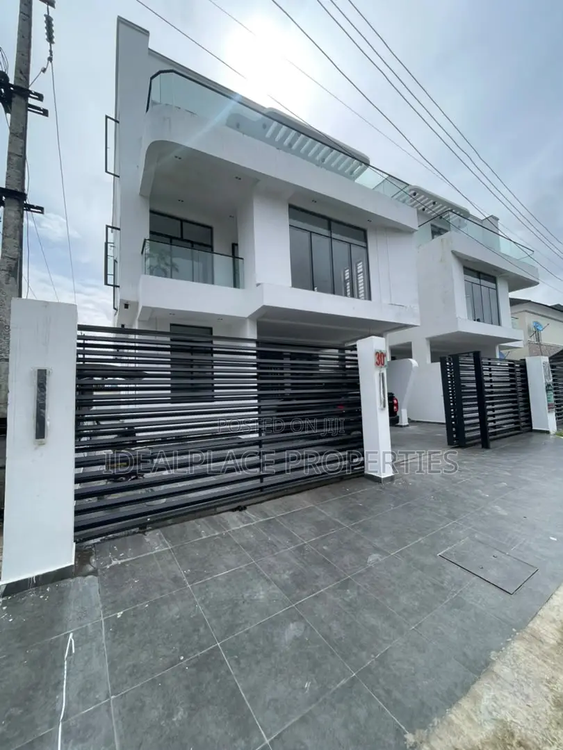 5bdrm Duplex in Chevron for sale in Chevron