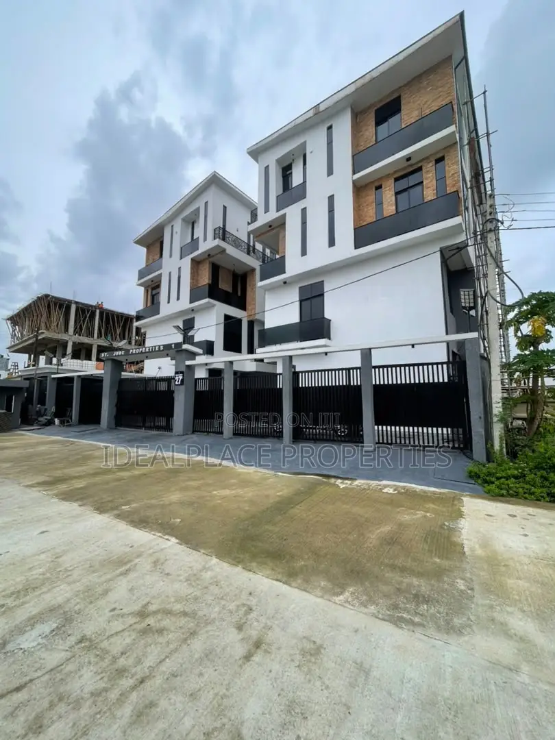 4bdrm Duplex in Chevron for sale in Chevron