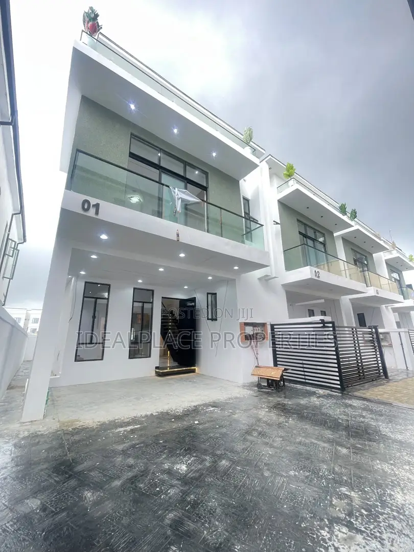 4bdrm Duplex in Ikota for sale in Ikota