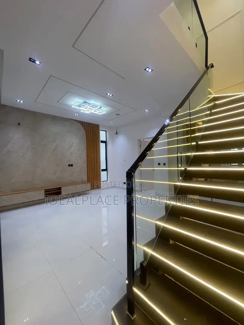 4bdrm Duplex in Ikota for sale in Ikota