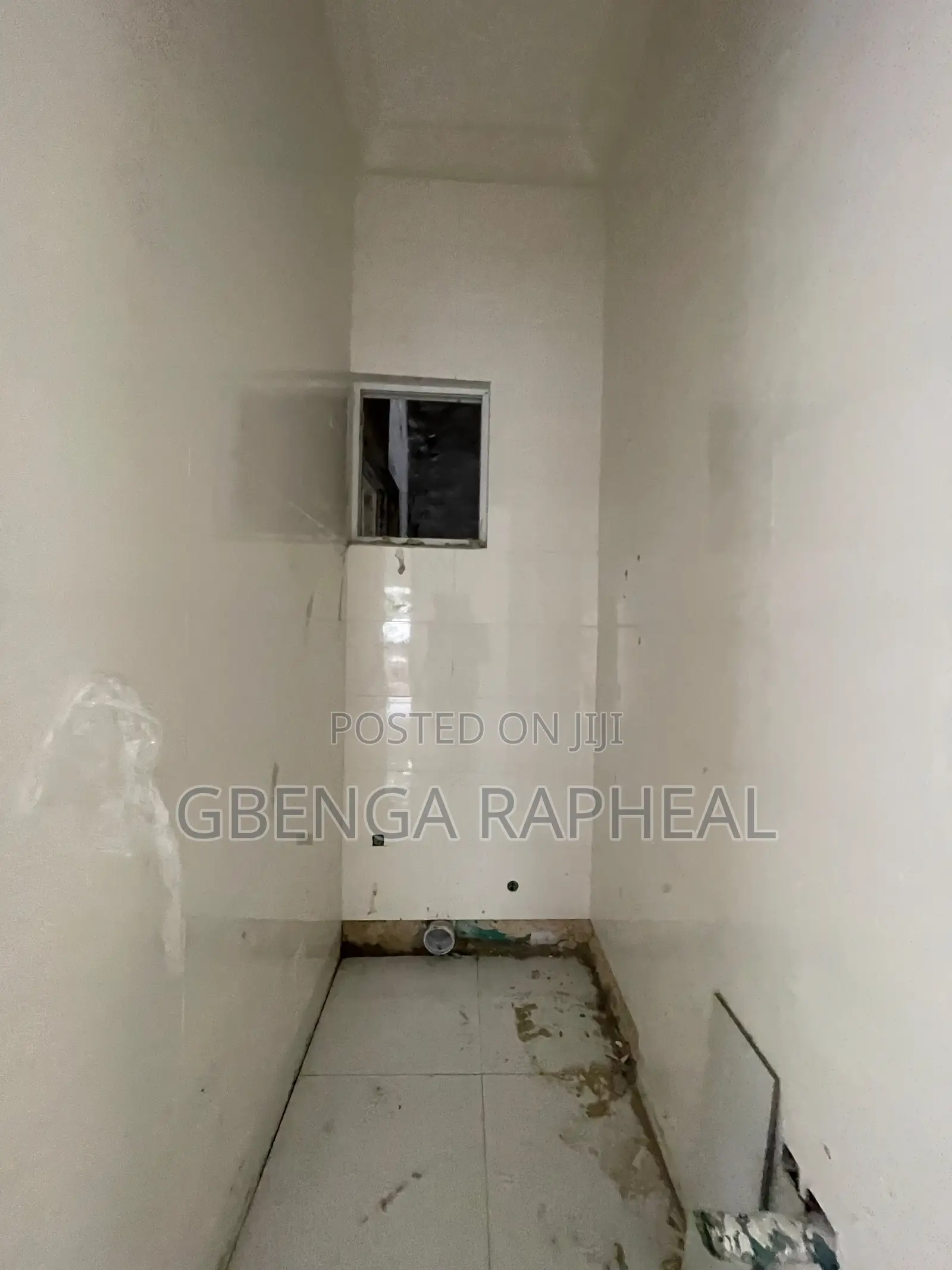 3bdrm Block of Flats in Chevron, Lekki for sale in Lekki