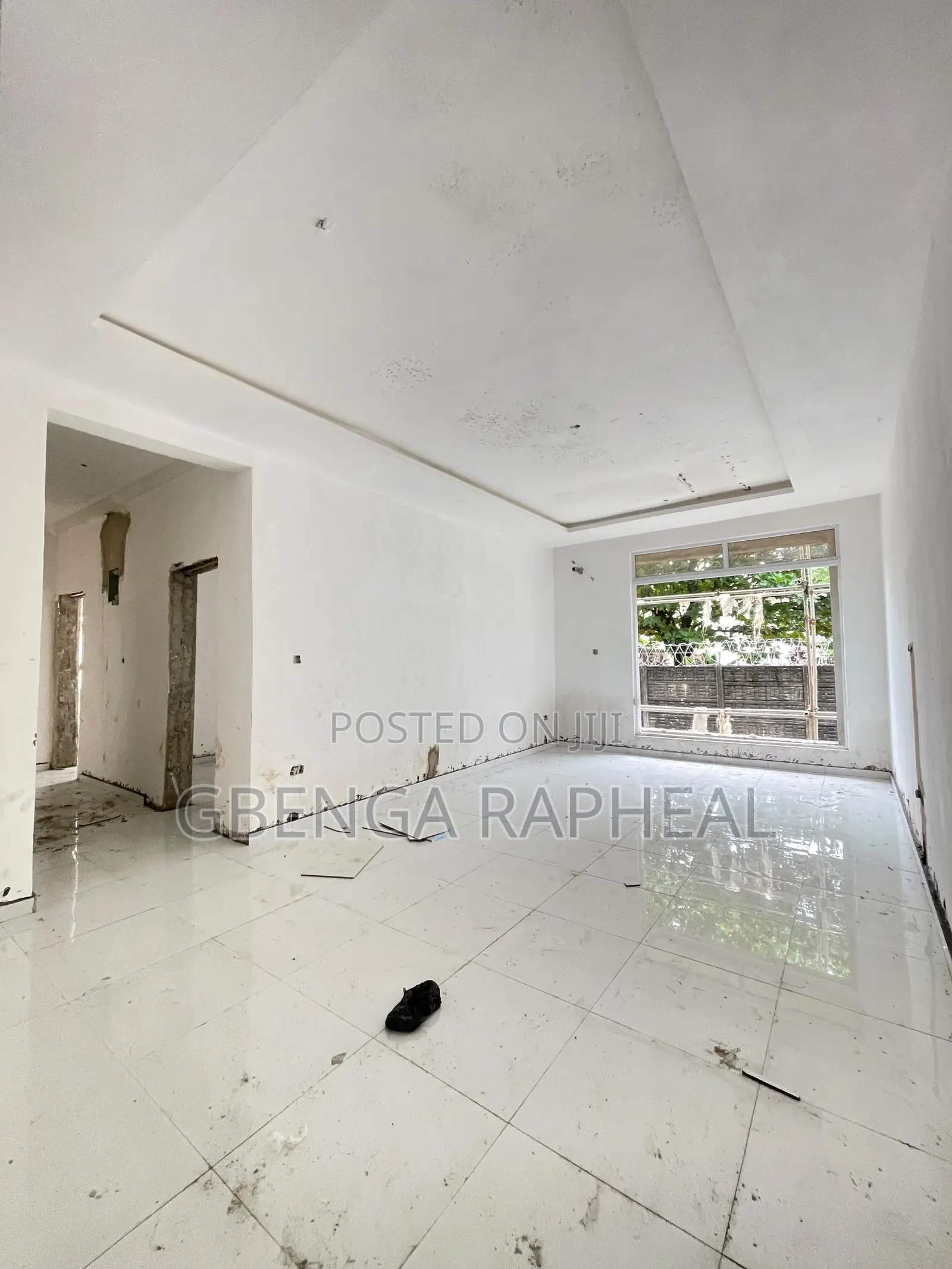 3bdrm Block of Flats in Chevron, Lekki for sale in Lekki