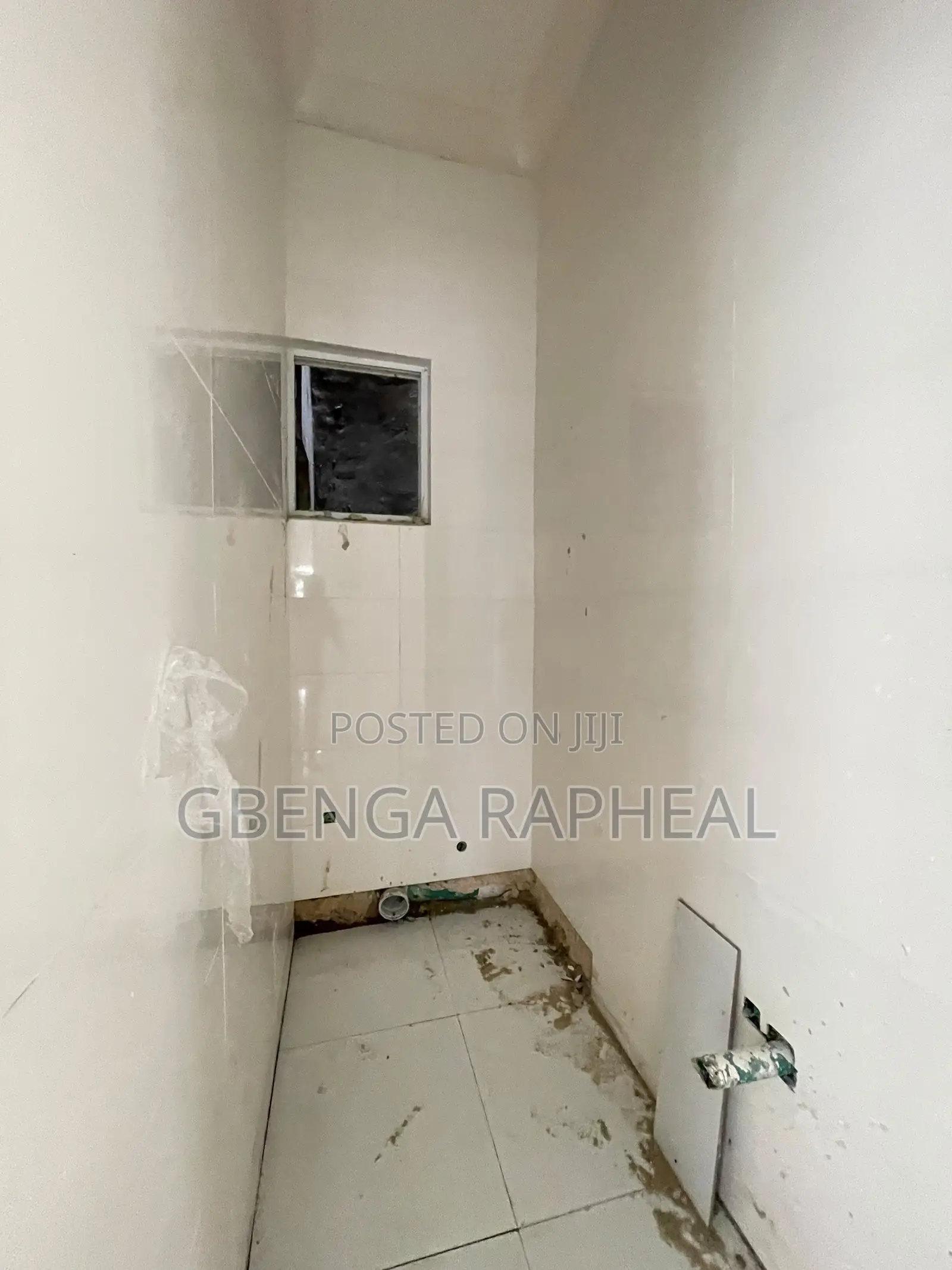 3bdrm Block of Flats in Chevron, Lekki for sale in Lekki