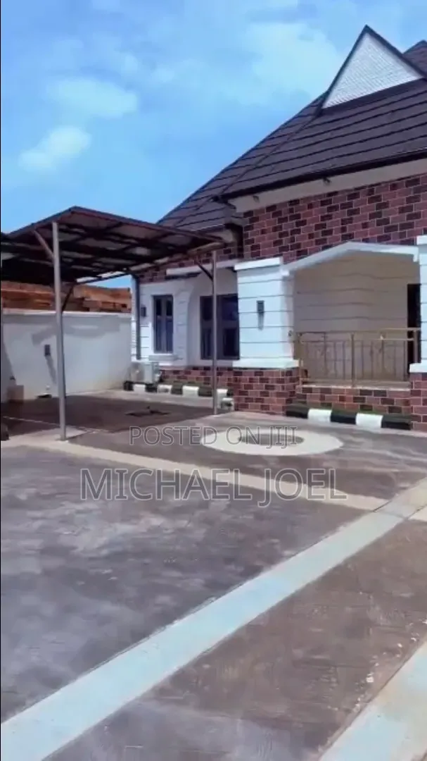 Furnished 3bdrm Bungalow in Auchi for sale in Auchi