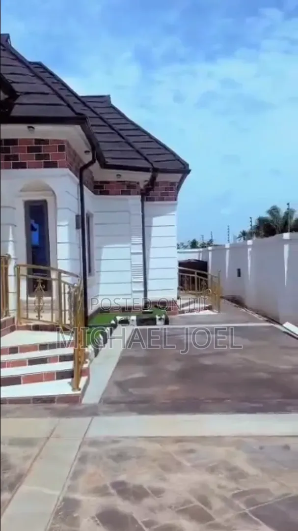 Furnished 3bdrm Bungalow in Auchi for sale in Auchi