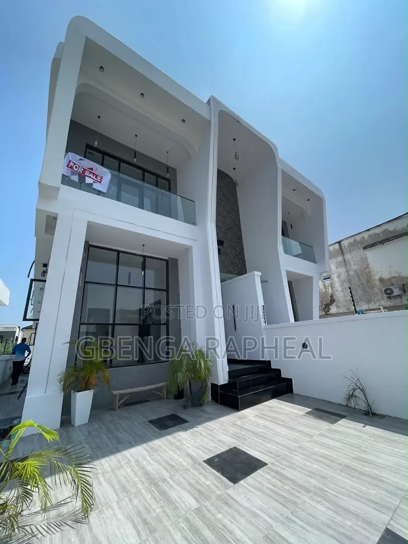 5bdrm Duplex in Ajah for sale in Ajah
