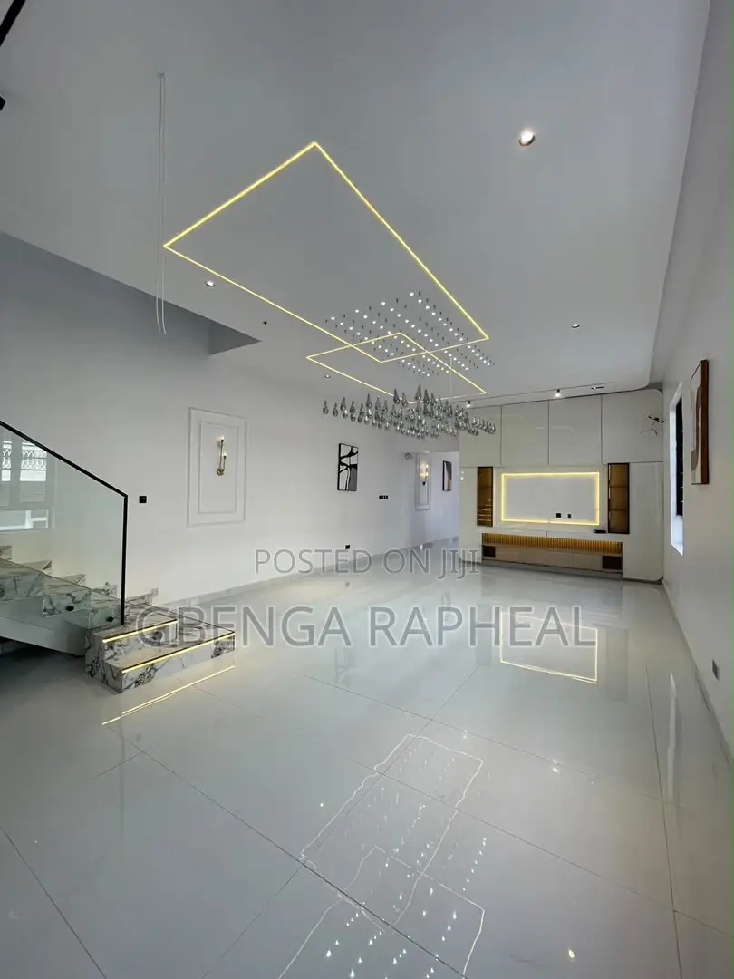 5bdrm Duplex in Ajah for sale in Ajah