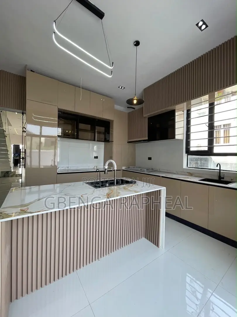 5bdrm Duplex in Ajah for sale in Ajah