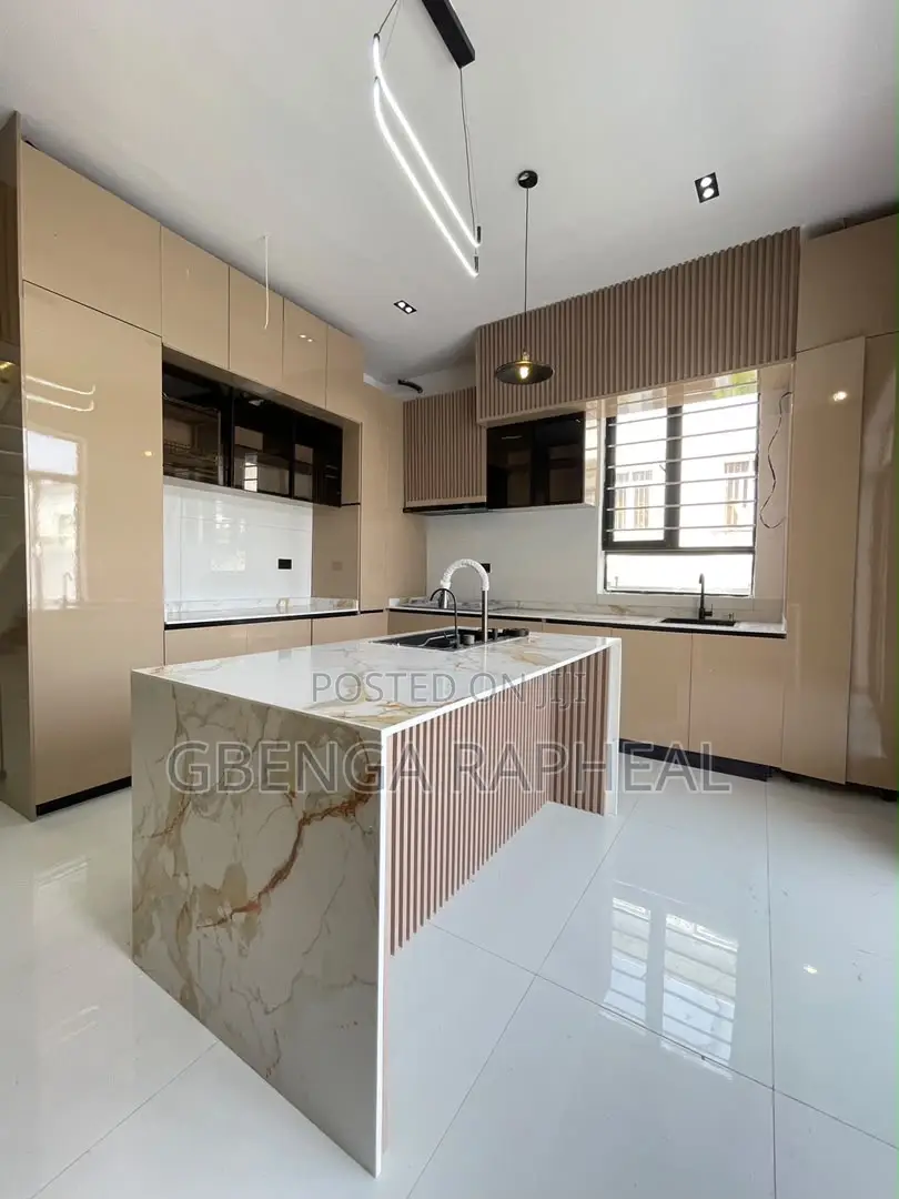 5bdrm Duplex in Ajah for sale in Ajah