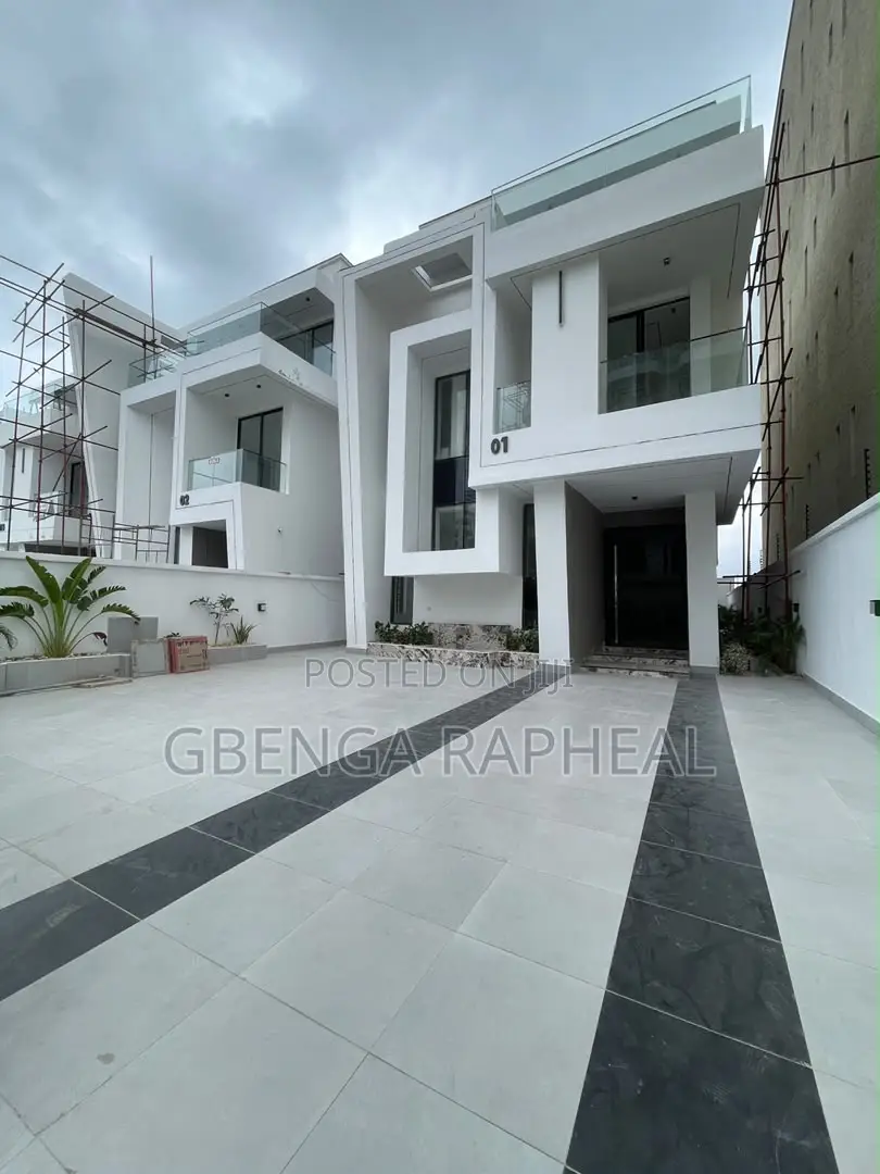 5bdrm House in Lekki for sale in Lekki Phase 1