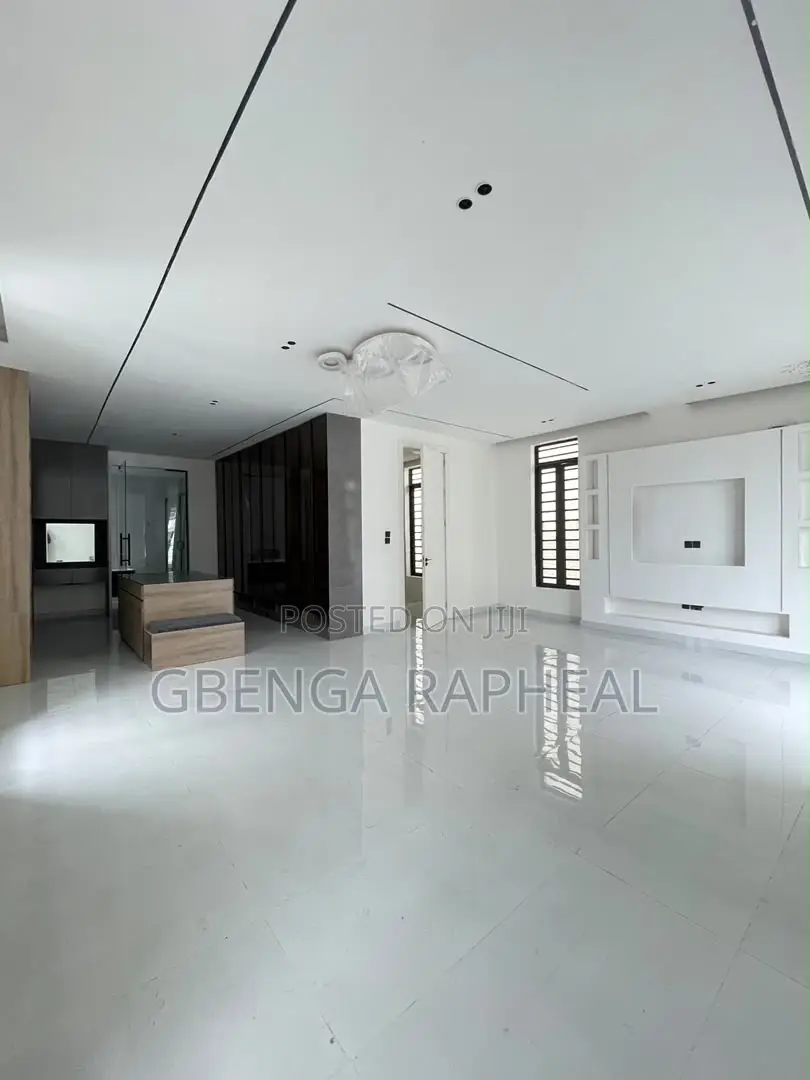 5bdrm House in Lekki for sale in Lekki Phase 1