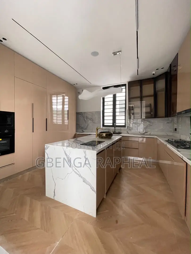 5bdrm House in Lekki for sale in Lekki Phase 1