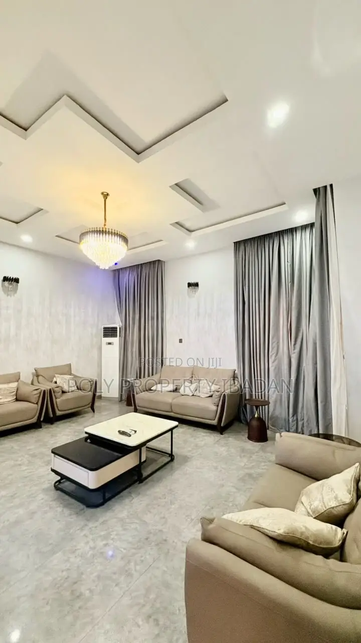 Furnished 3bdrm Apartment in Kolapo Ishola Gra., Akobo for rent in Akobo