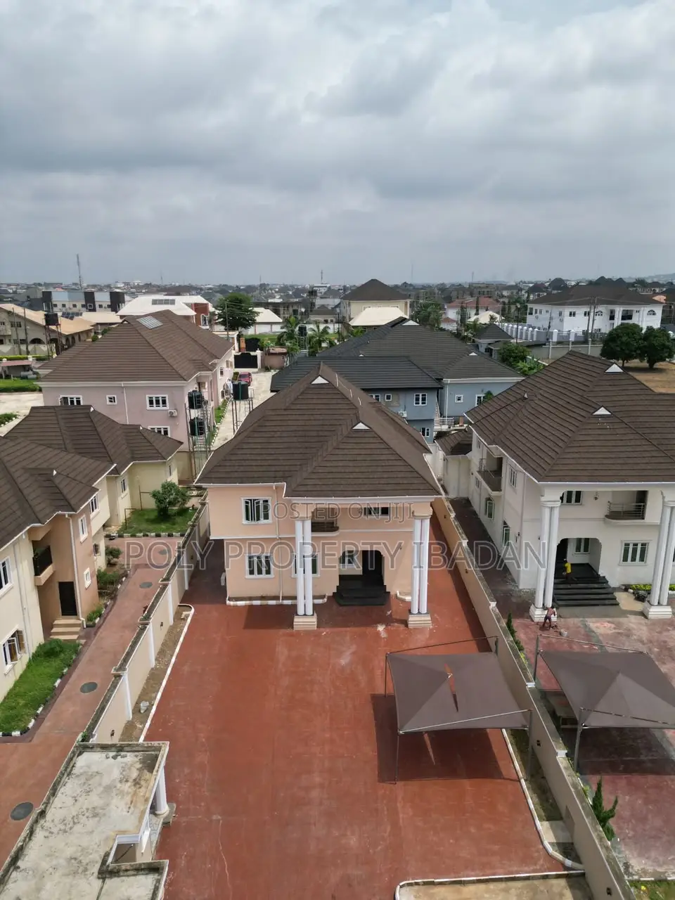 5bdrm Duplex in Kolapo Ishola Gra, Akobo for rent in Akobo