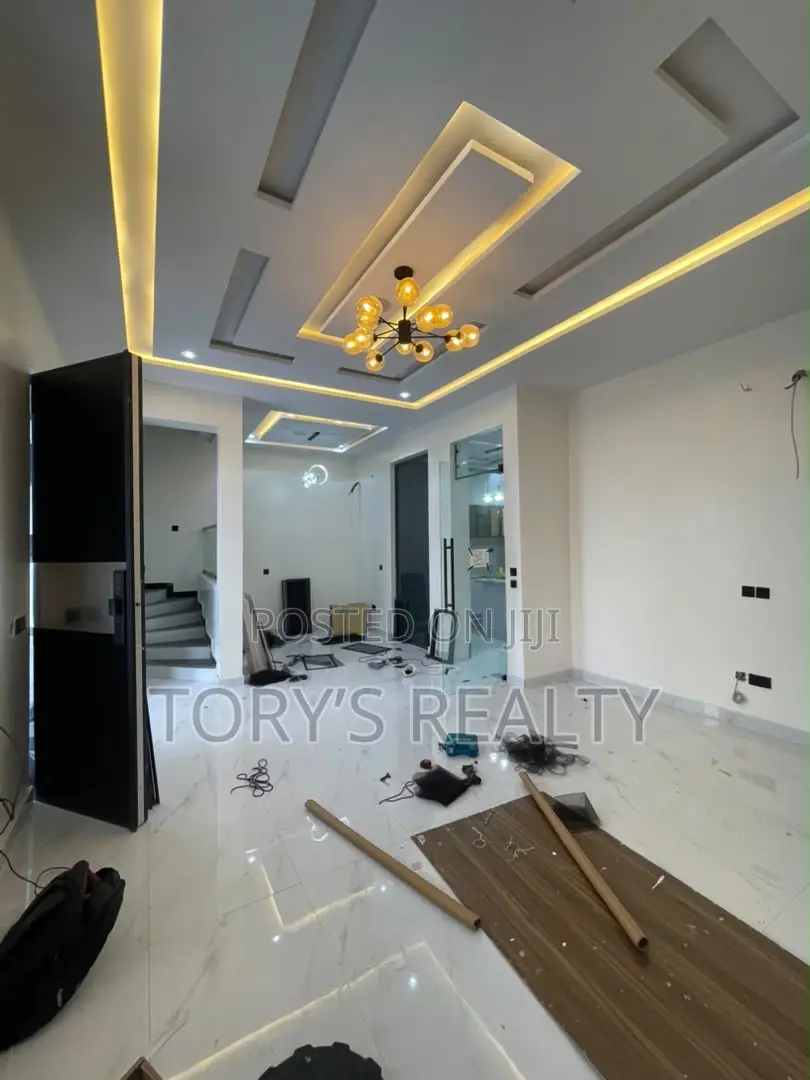 4bdrm Duplex in Ikate for sale in Ikate