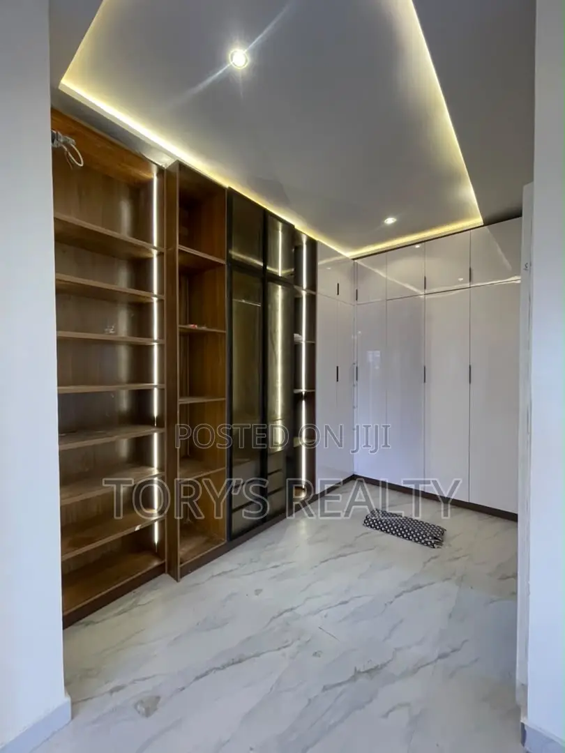 4bdrm Duplex in Ikate for sale in Ikate