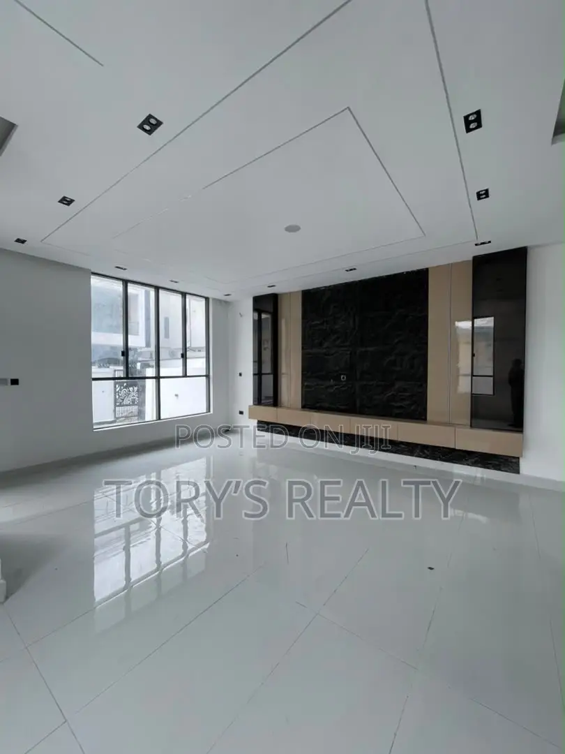 4bdrm Duplex in Chevron for sale in Chevron