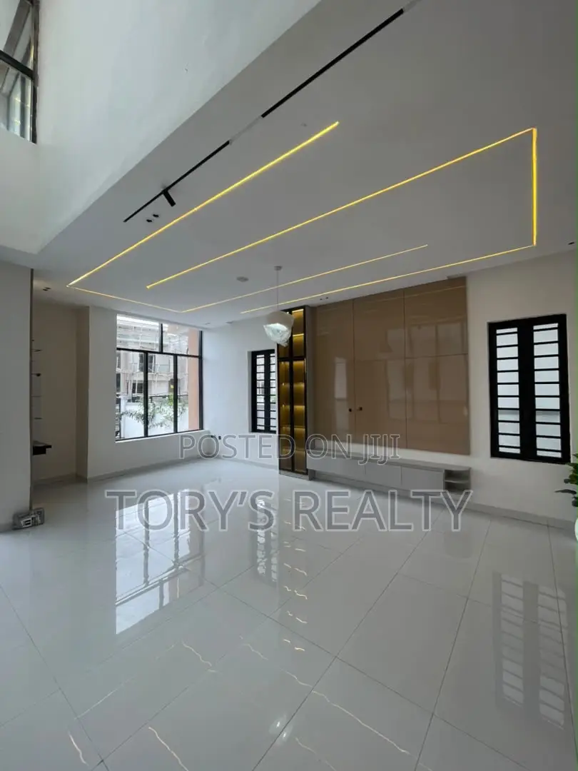 5bdrm Duplex in Ado / Ajah for sale in Ado / Ajah