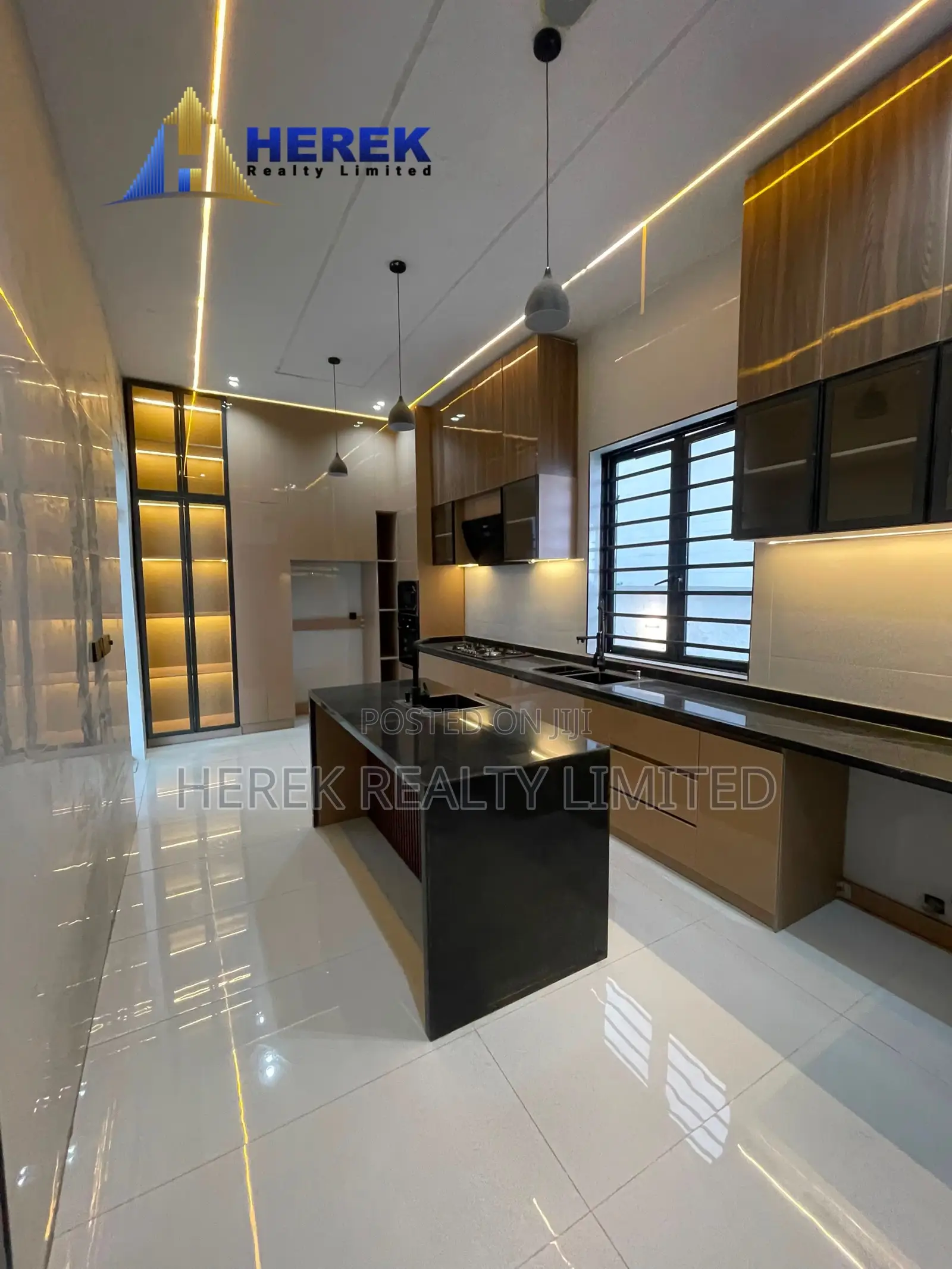 5bdrm Duplex in Ado Ajah for sale in Ado / Ajah