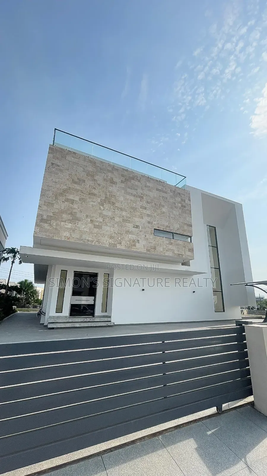 5bdrm Duplex in Chevron for sale in Chevron