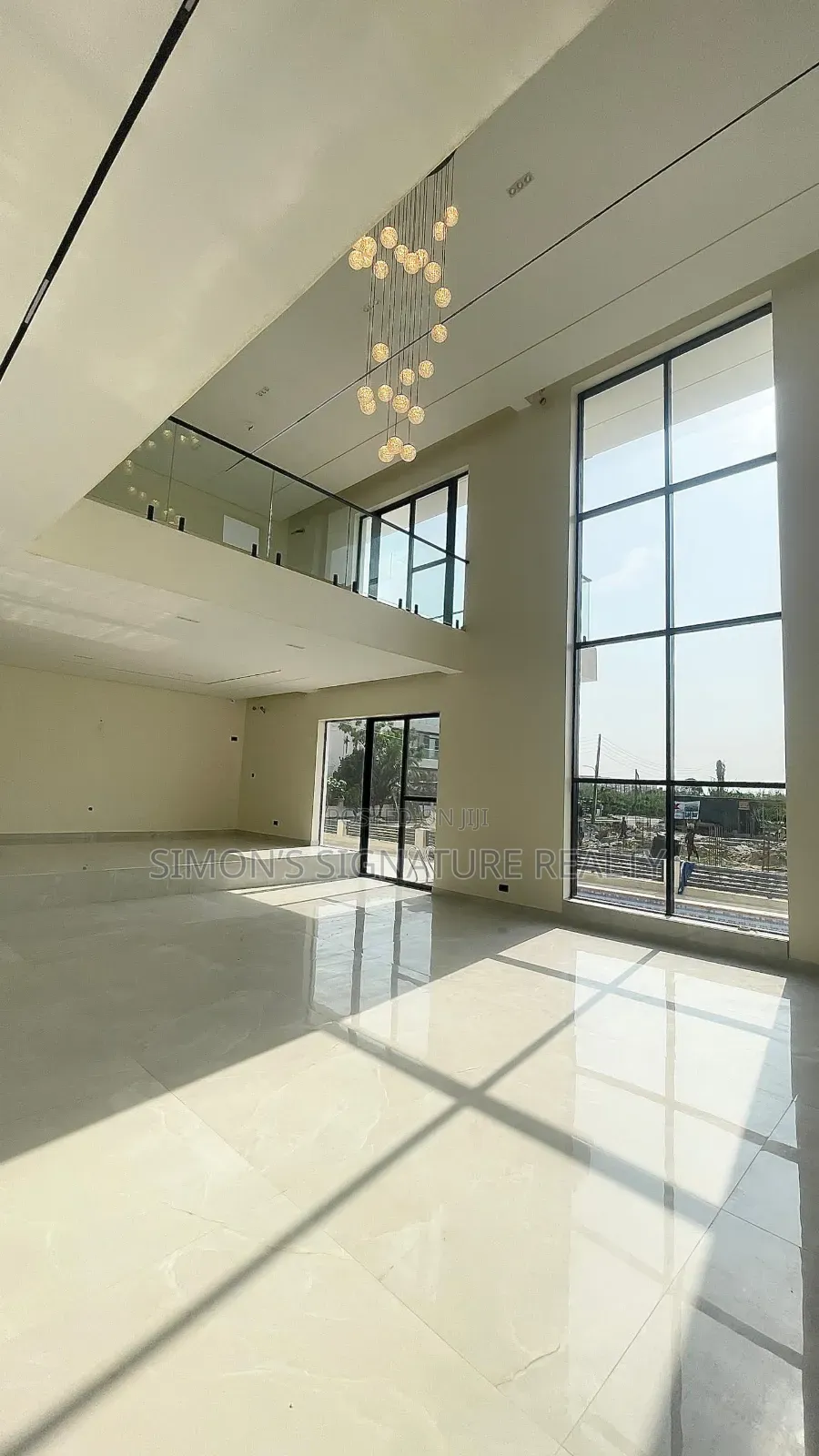 5bdrm Duplex in Chevron for sale in Chevron