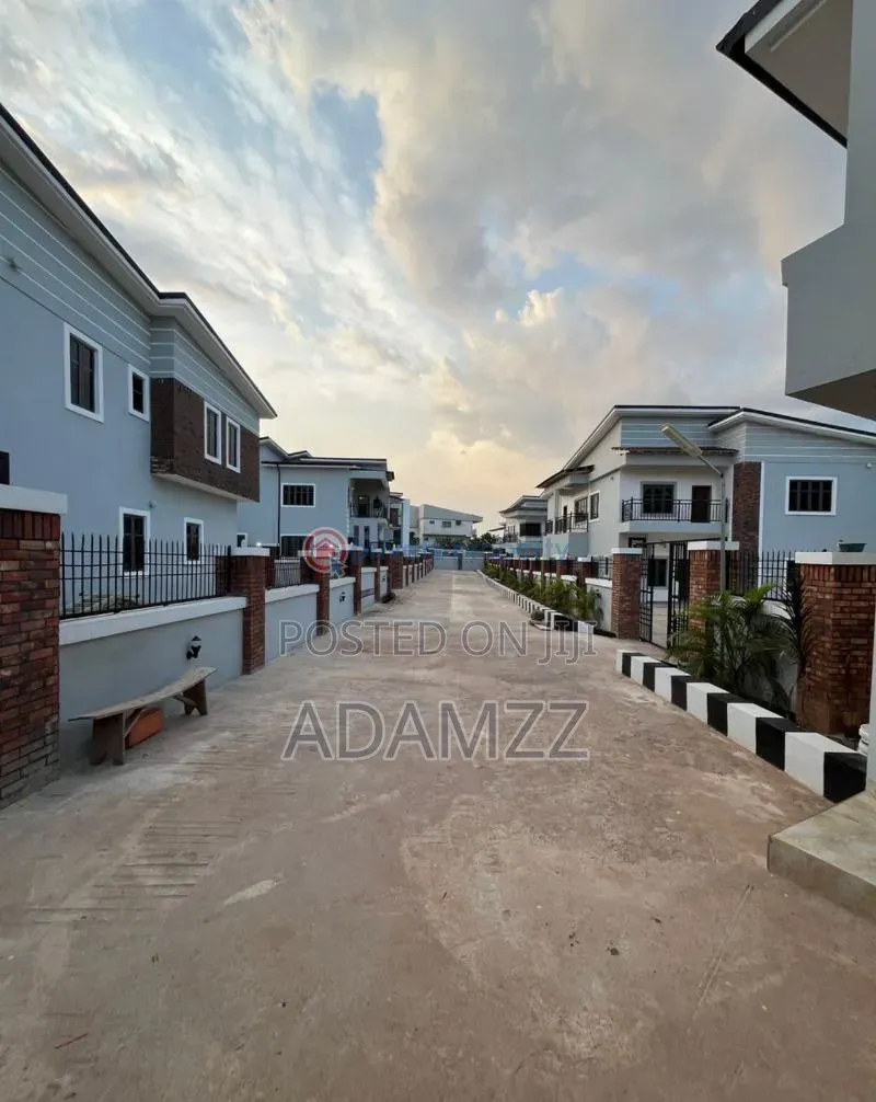 4bdrm Duplex in Enugu for sale in Enugu