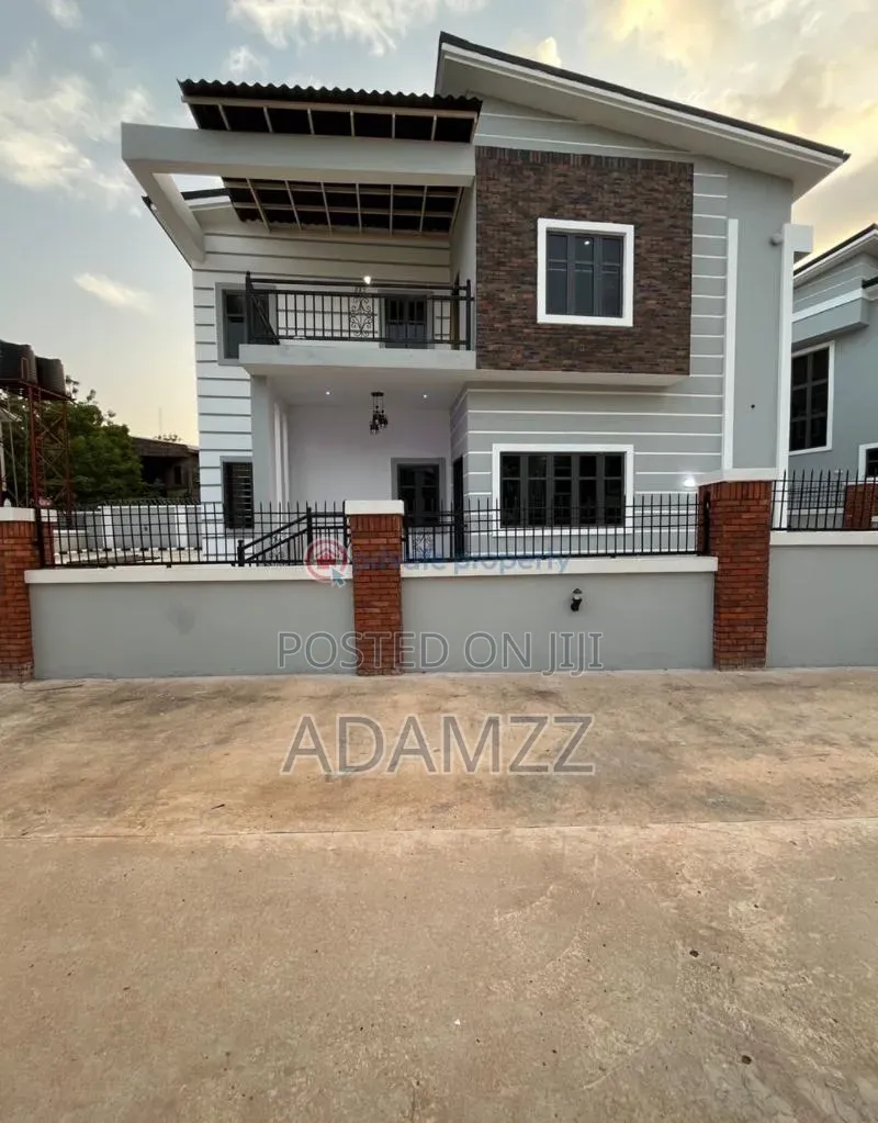 4bdrm Duplex in Enugu for sale in Enugu