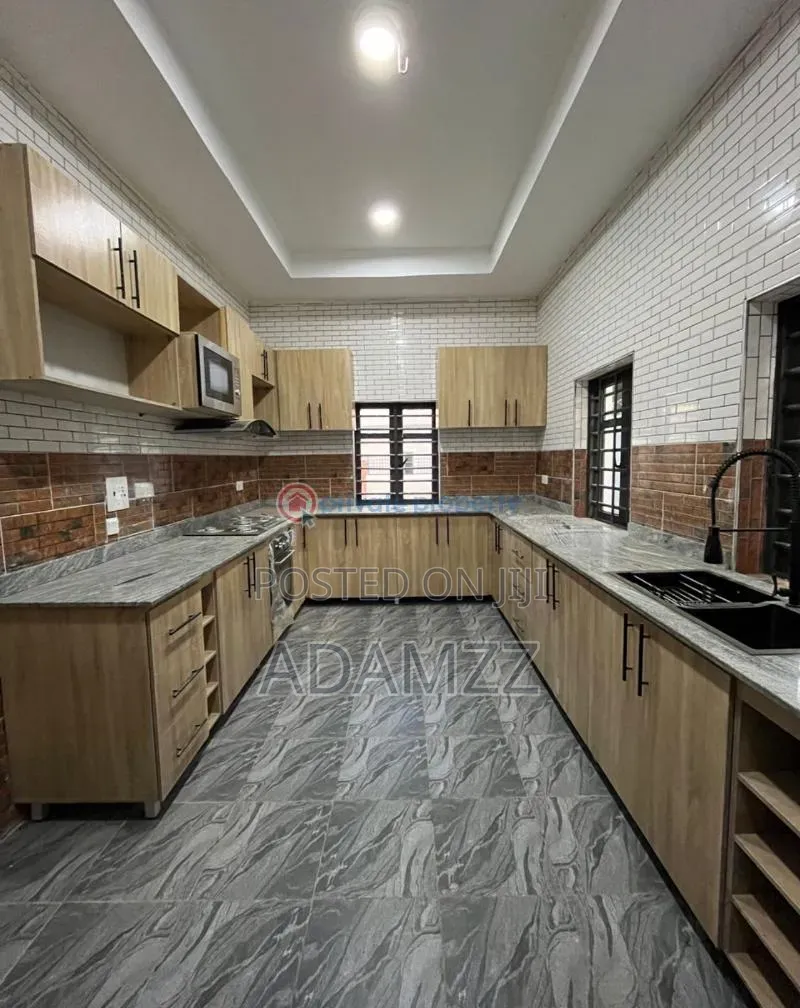 4bdrm Duplex in Enugu for sale in Enugu