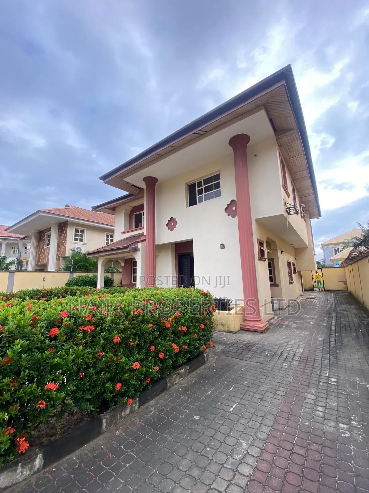 5bdrm Duplex in Vgc, Ikota for rent in Ikota