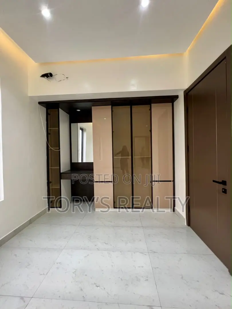 5bdrm Duplex in Lekki Expressway for sale in Lekki Expressway