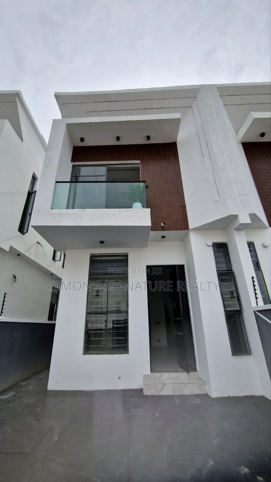 4bdrm Duplex in Ikota for sale in Ikota