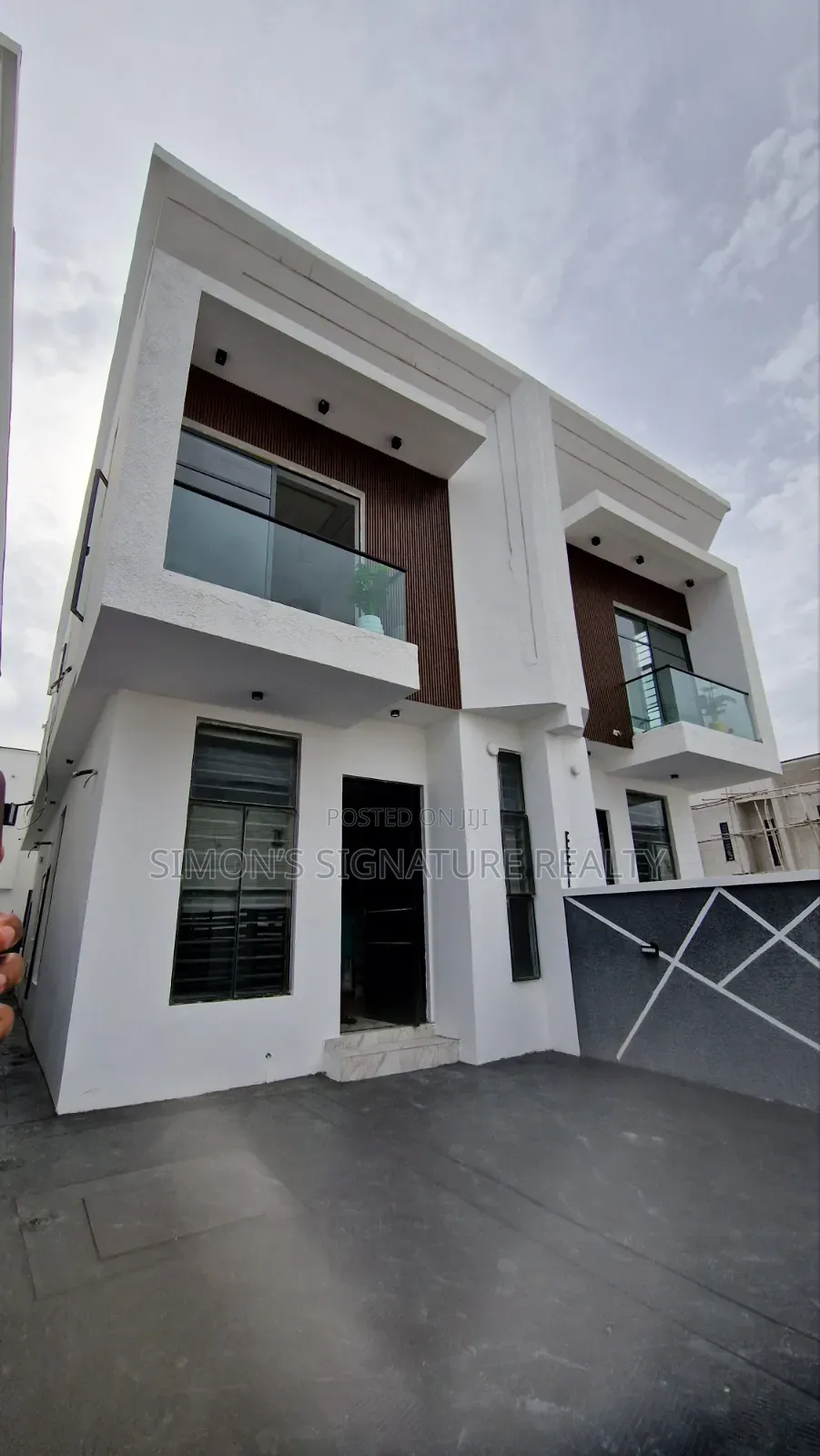 4bdrm Duplex in Ikota for sale in Ikota