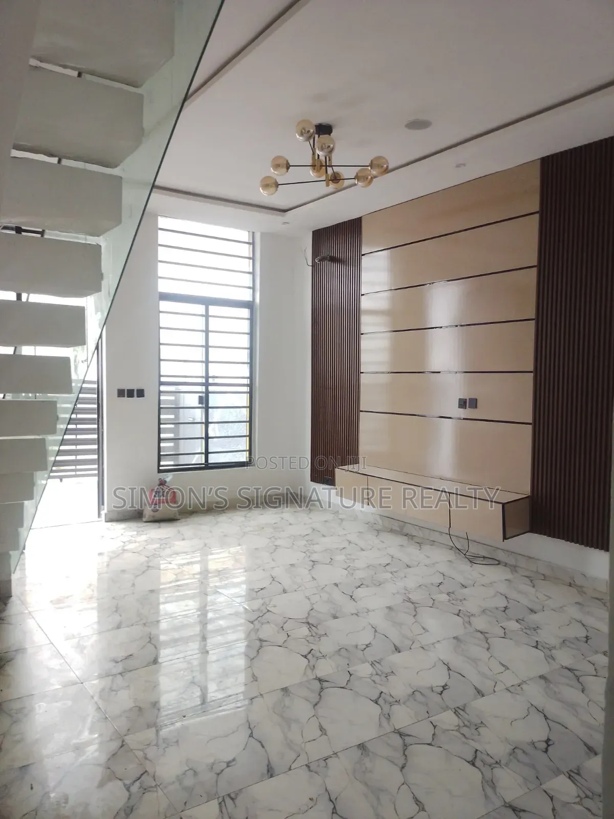 4bdrm Duplex in Ikota for sale in Ikota