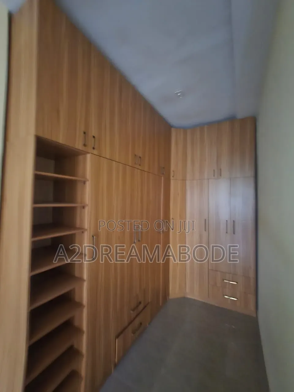 5bdrm Duplex in Omole for sale in Omole Phase 2