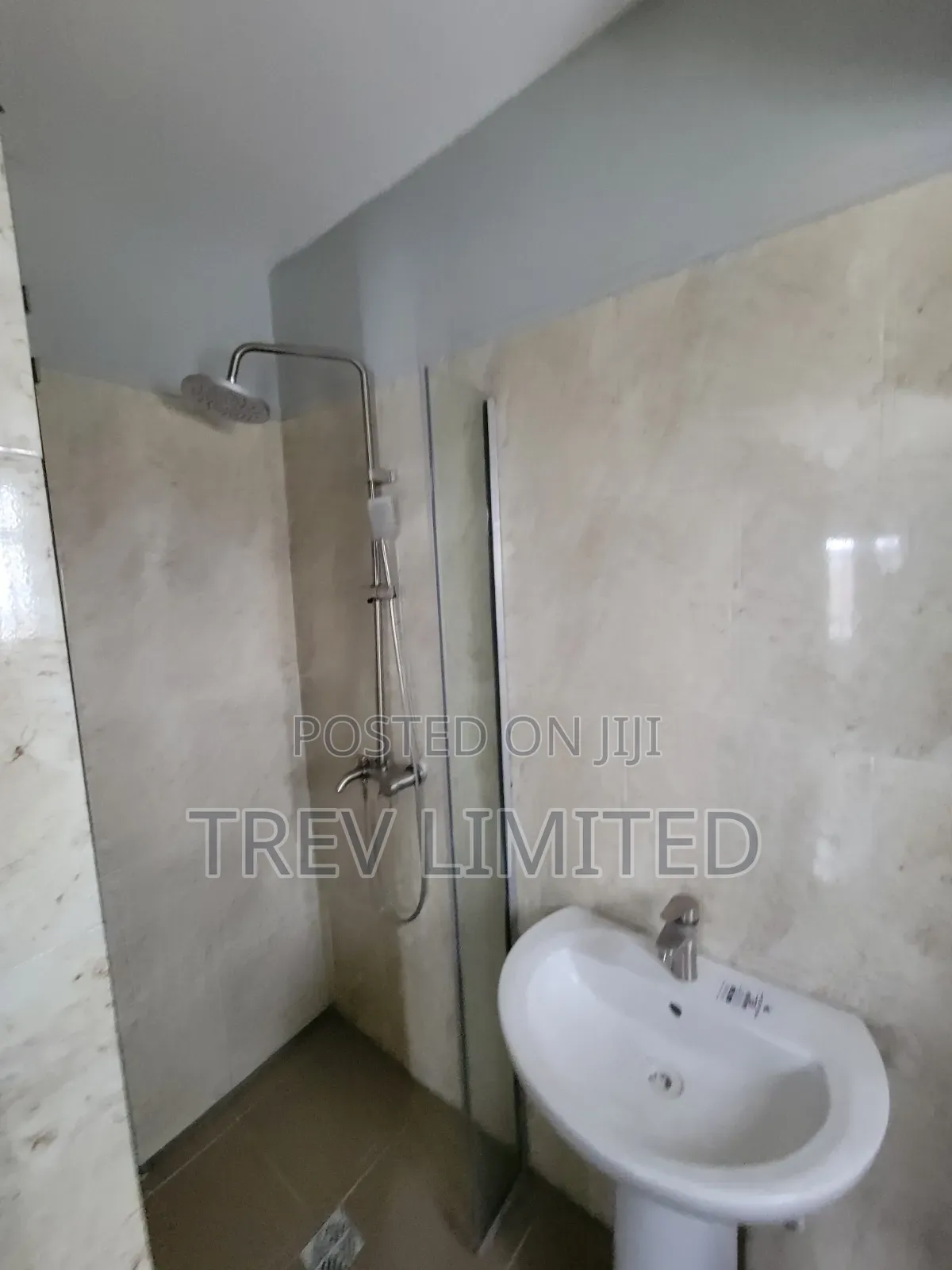 4bdrm Block of Flats in Rockstone Estate for sale in Badore