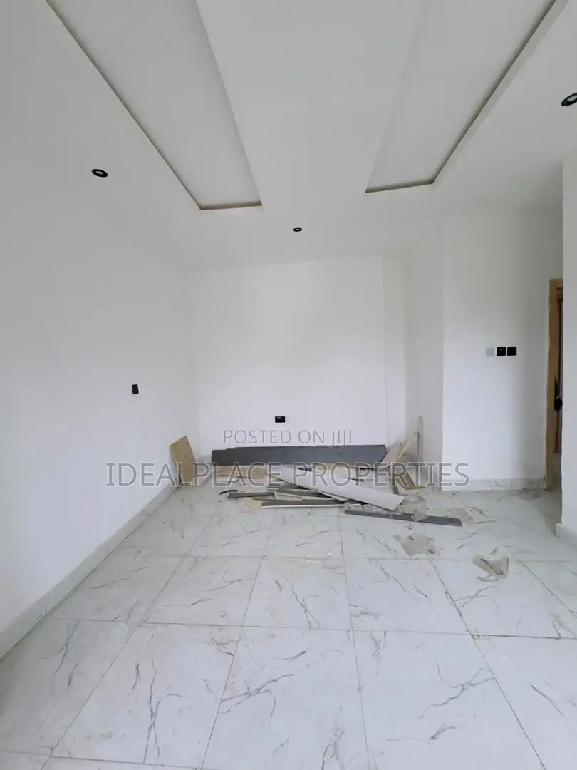 2bdrm Apartment in Sabo / Yaba for sale in Sabo / Yaba