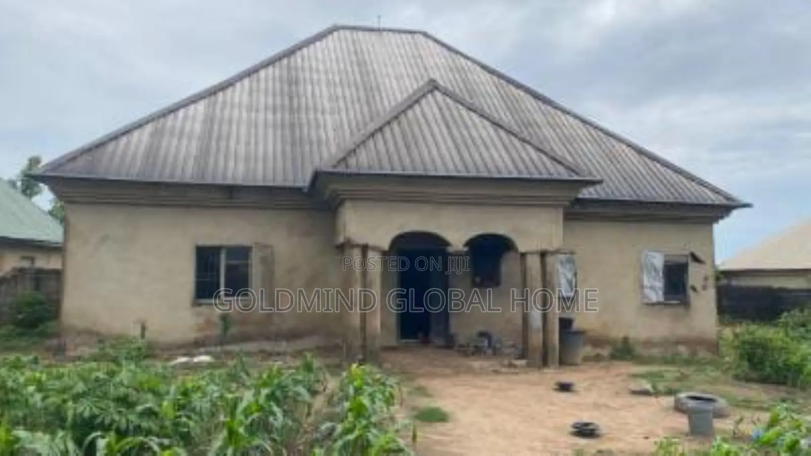 3bdrm Bungalow in Lugbe District. for sale in Sabon Lugbe