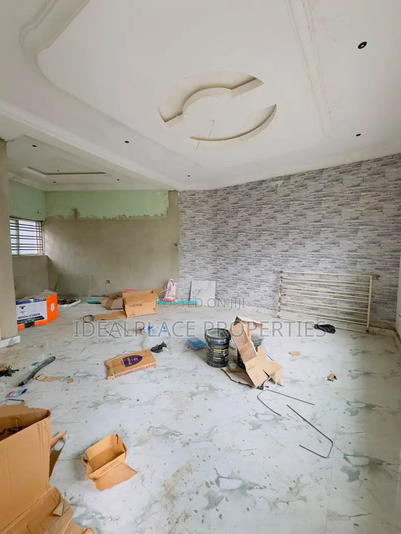 3bdrm Duplex in GRA Phase 1 for sale in GRA Phase 1