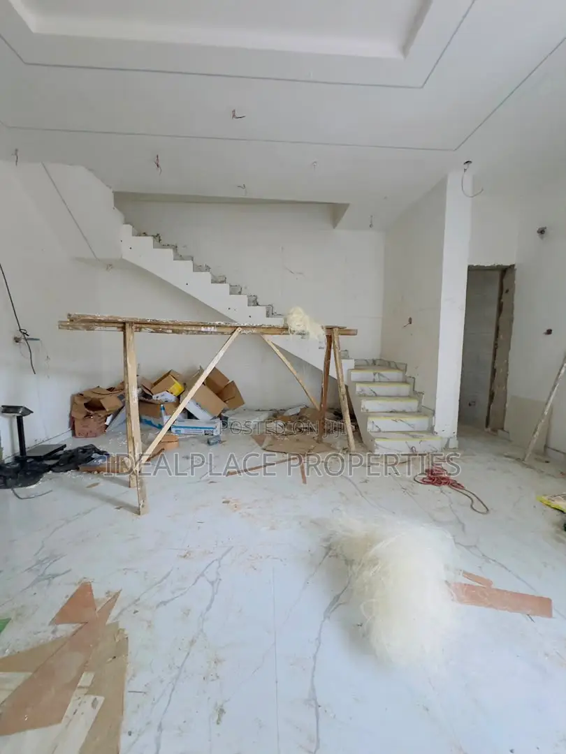 4bdrm Duplex in Omole Phase 2 for sale in Omole Phase 2
