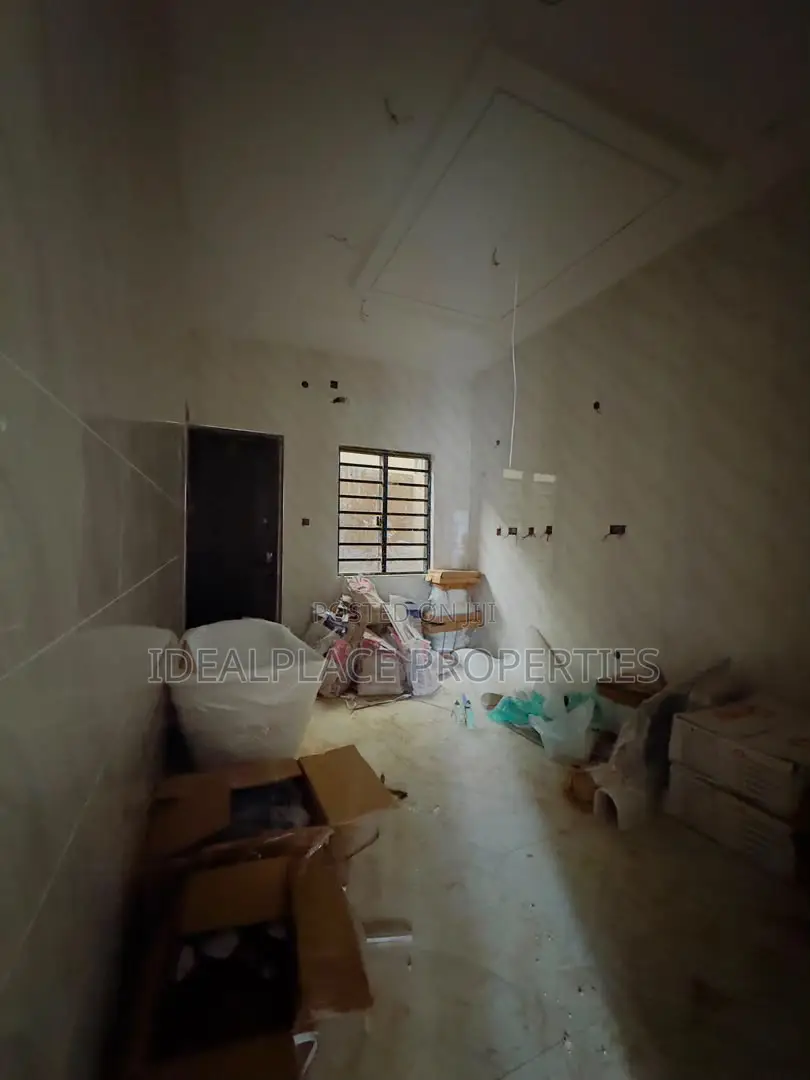 4bdrm Duplex in Omole Phase 2 for sale in Omole Phase 2