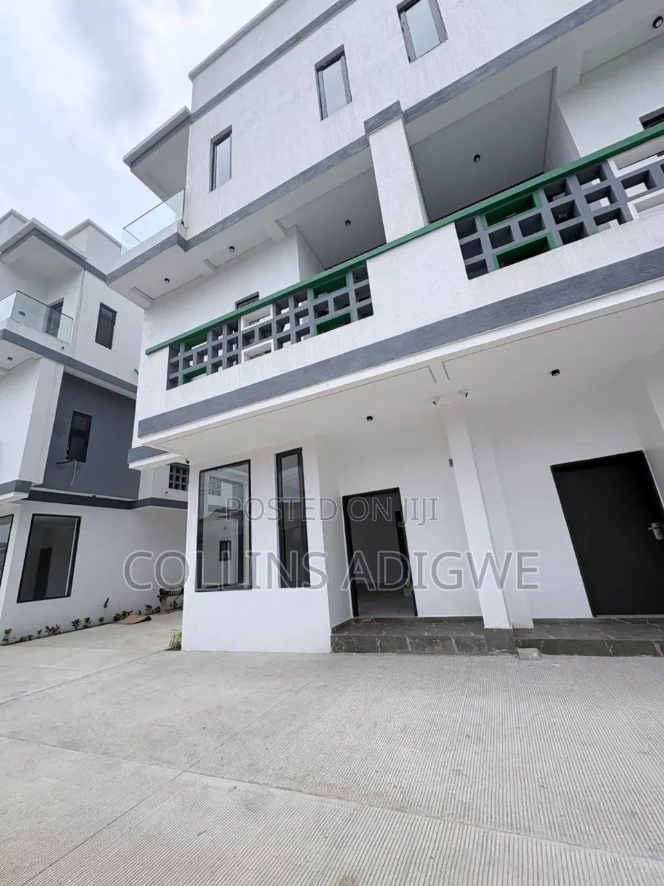 5bdrm Duplex in Lekki Phase 1 for sale in Lekki Phase 1