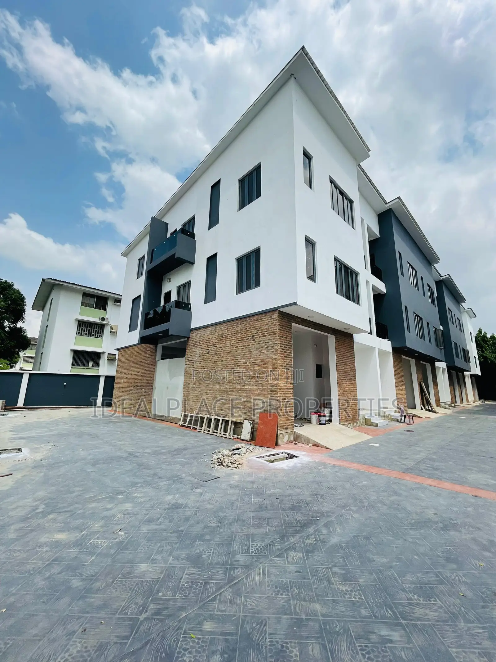 4bdrm Duplex in Ikeja GRA for sale in Ikeja GRA