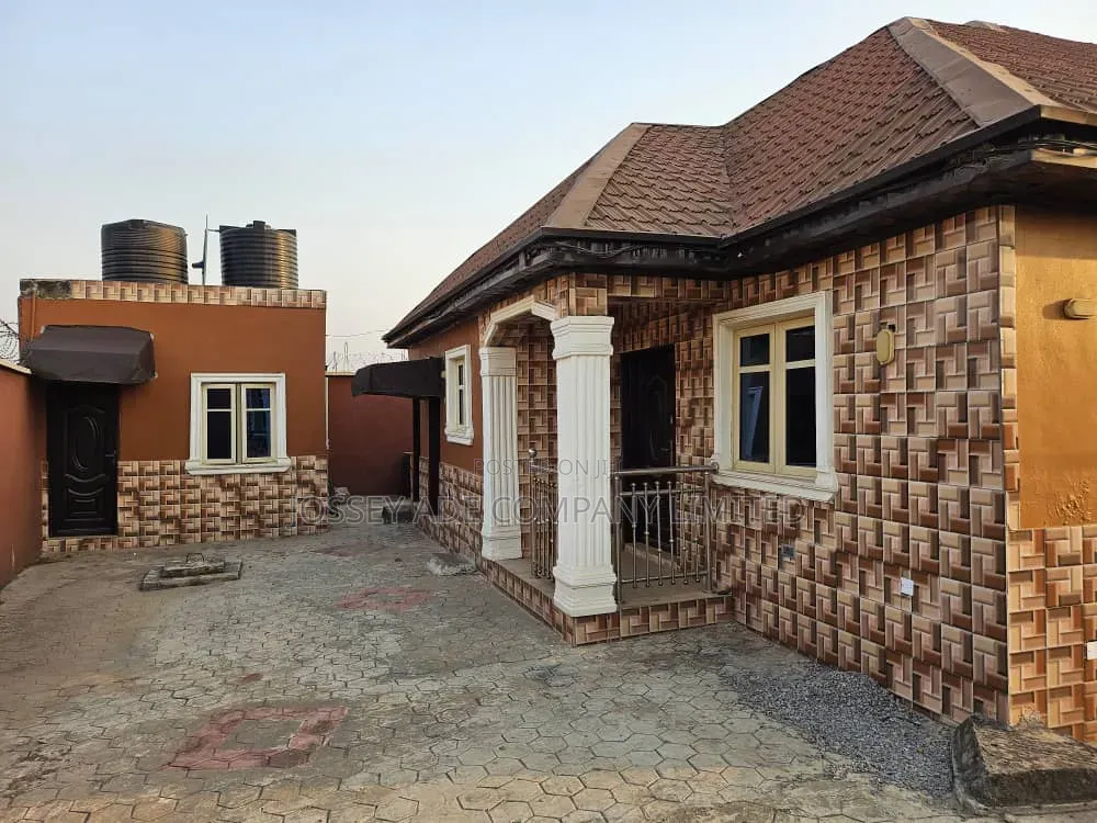 Furnished 2bdrm Bungalow in Obafemi-Owode for sale in Obafemi-Owode
