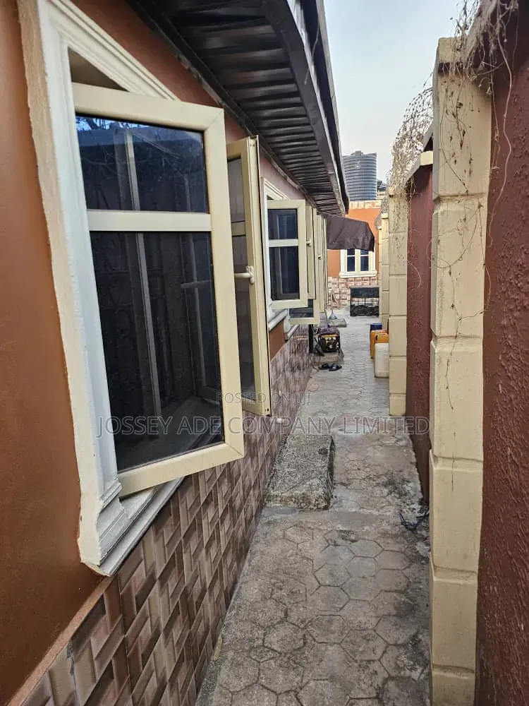 Furnished 2bdrm Bungalow in Obafemi-Owode for sale in Obafemi-Owode