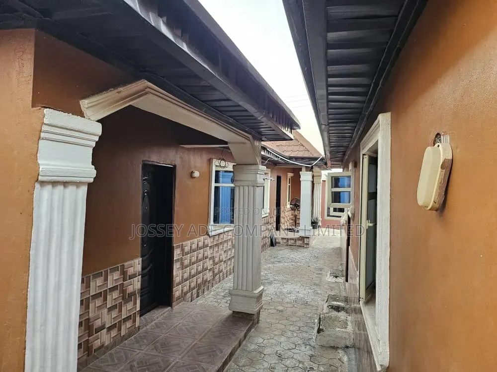 Furnished 2bdrm Bungalow in Obafemi-Owode for sale in Obafemi-Owode
