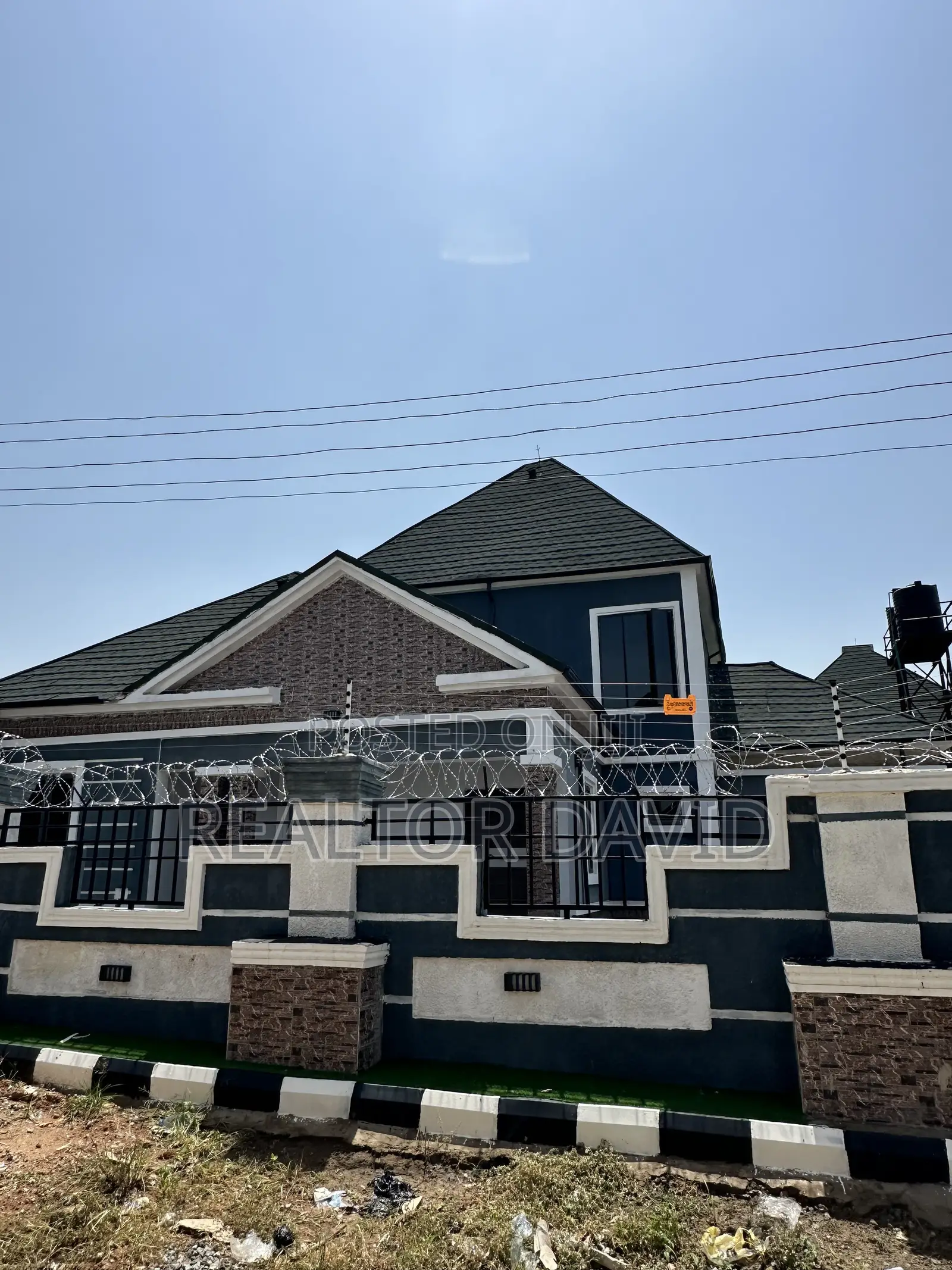 Furnished 4bdrm Penthouse in Leisure Court, Phase for sale in Sabon Lugbe