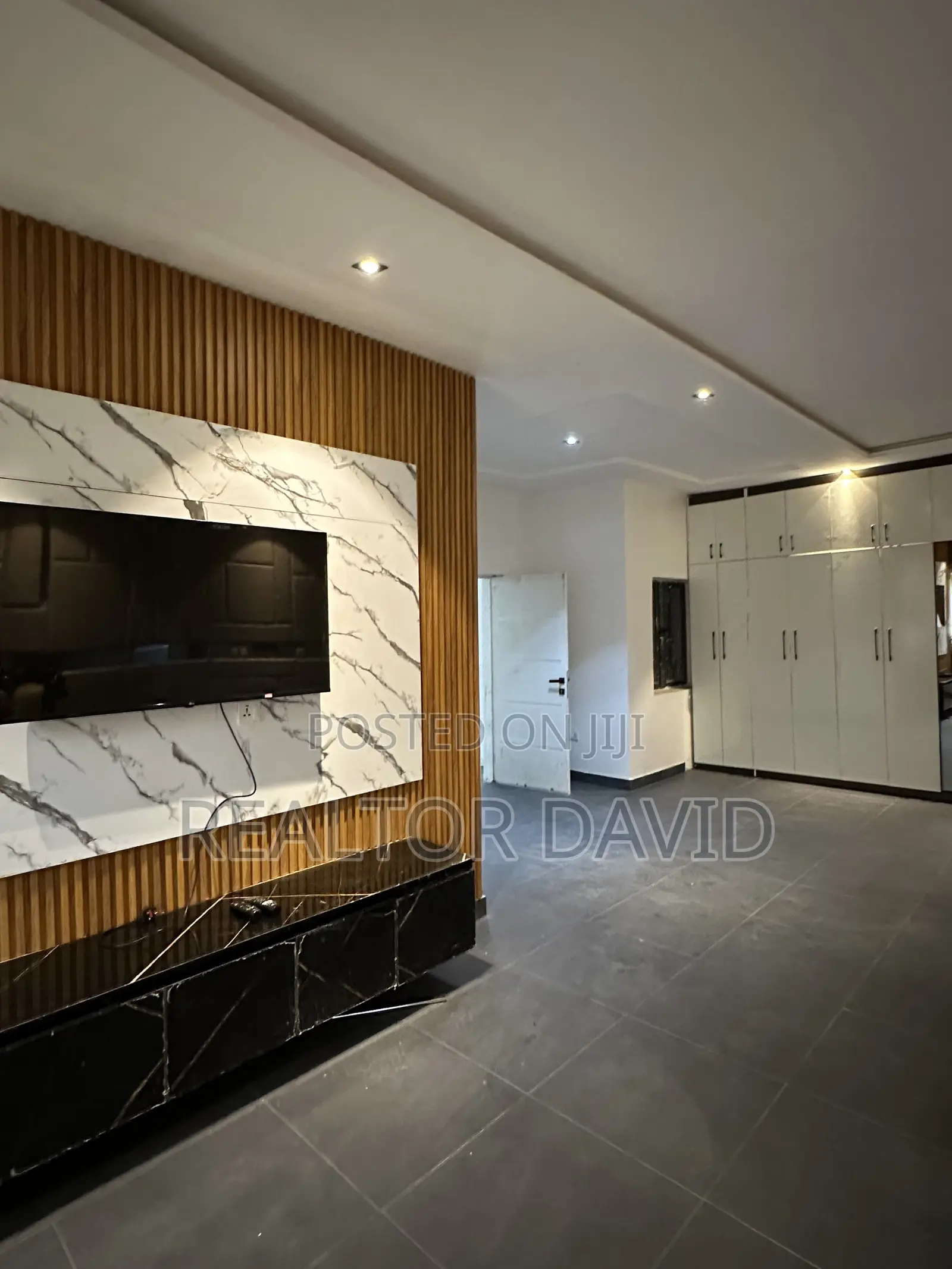 Furnished 4bdrm Penthouse in Leisure Court, Phase for sale in Sabon Lugbe