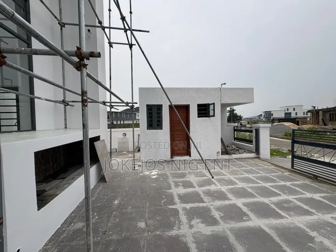 5bdrm Duplex in Royal Garden Estate, Ajiwe for sale in Ajiwe