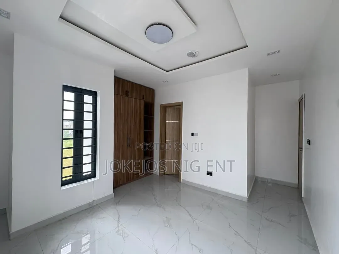 5bdrm Duplex in Royal Garden Estate, Ajiwe for sale in Ajiwe