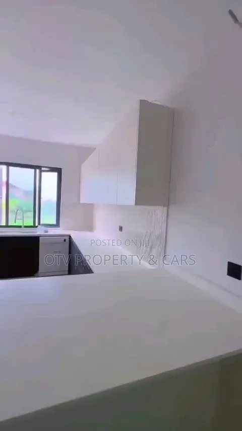 4bdrm Duplex in Banana Island for sale in Banana Island
